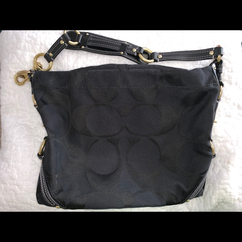 COACH SIGNATURE HANDBAG-BLK-RARELY USED!